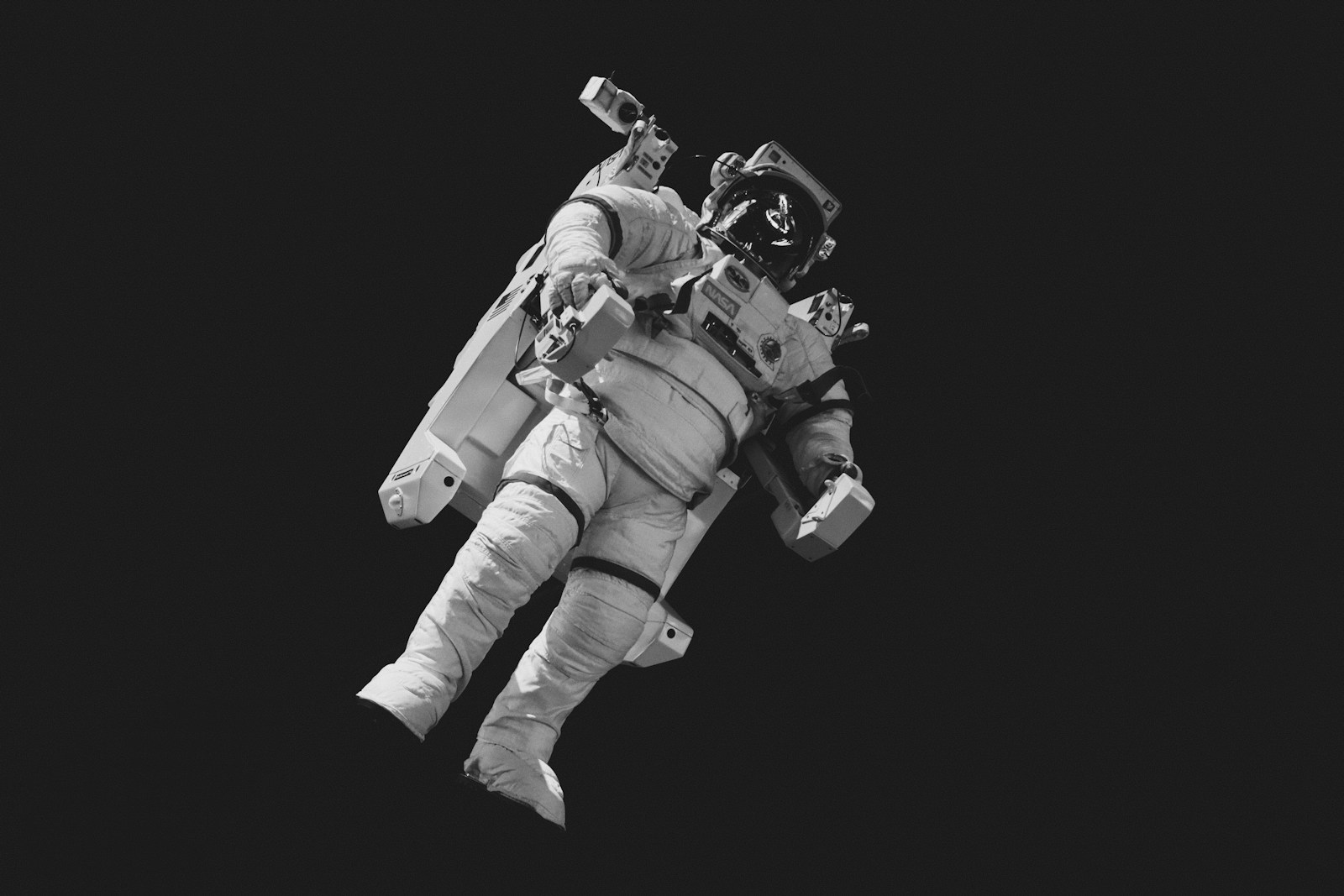 10 astronaut 4K backgrounds astronaut 4K backgrounds, astronomy backgrounds, cosmic wallpapers, galaxy 4K images, NASA wallpapers, Space Exploration 4K UHD Wallpaper, space wallpapers, universe wallpapers Home Exploration 4K Extremely Excessive Definition Monitor screen wallpaper – A Journey Previous the Stars astronaut 4K backgrounds Home Exploration 4K Extremely Excessive Definition Monitor screen wallpaper – A Journey Previous the Stars